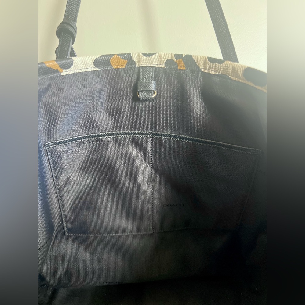 Coach Tote - Picture 6 of 12